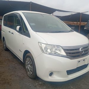 Nissan Serena Hibrido 2014
